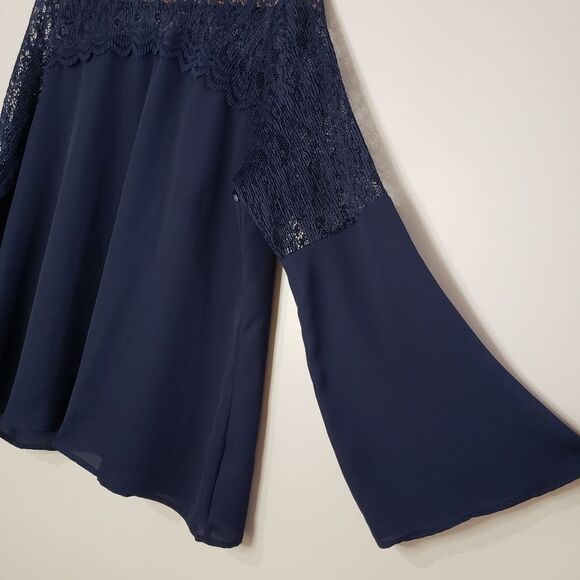 Roz & Ali Large Floral Lace Navy Blue Bell Sleeve Top NWT - Picture 4 of 10